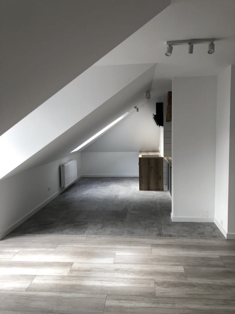 Adaptacja strychu na lokal mieszkalny - po