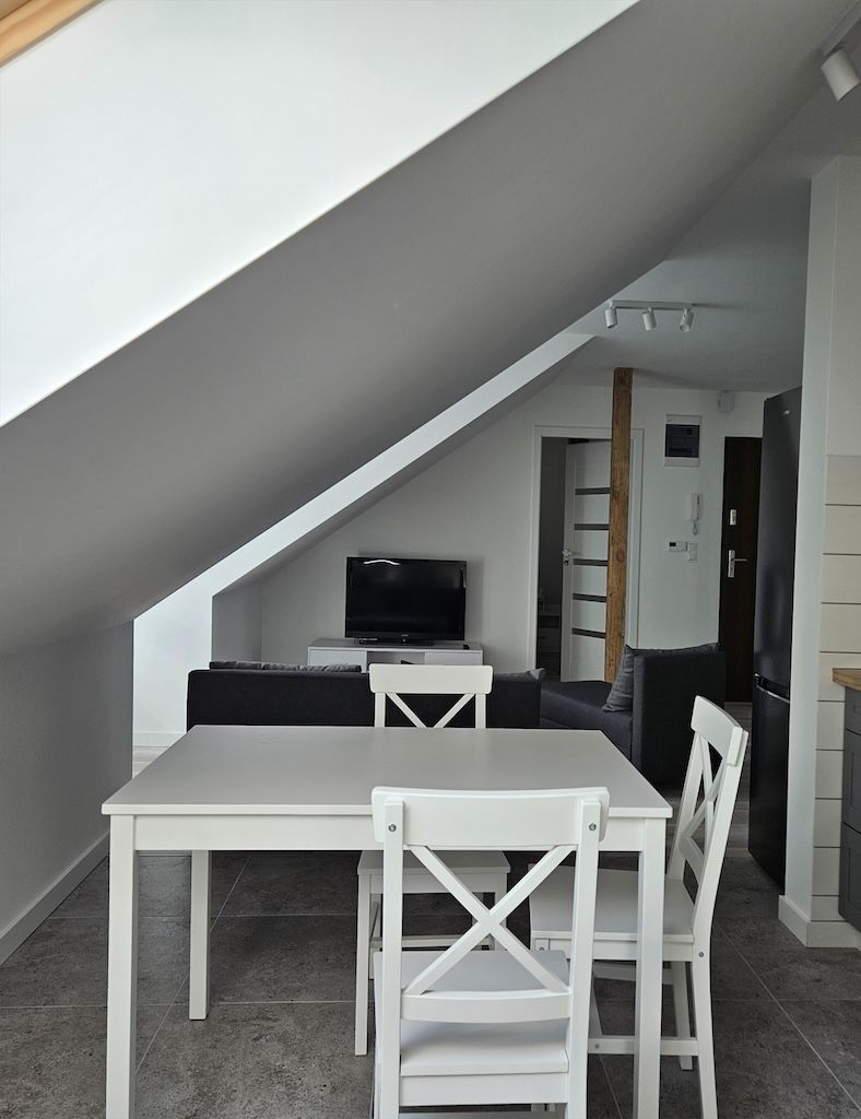 Adaptacja strychu na lokal mieszkalny - po