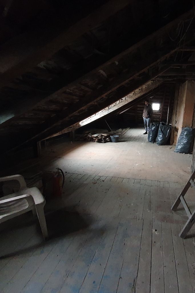 Adaptacja strychu na lokal mieszkalny - przed